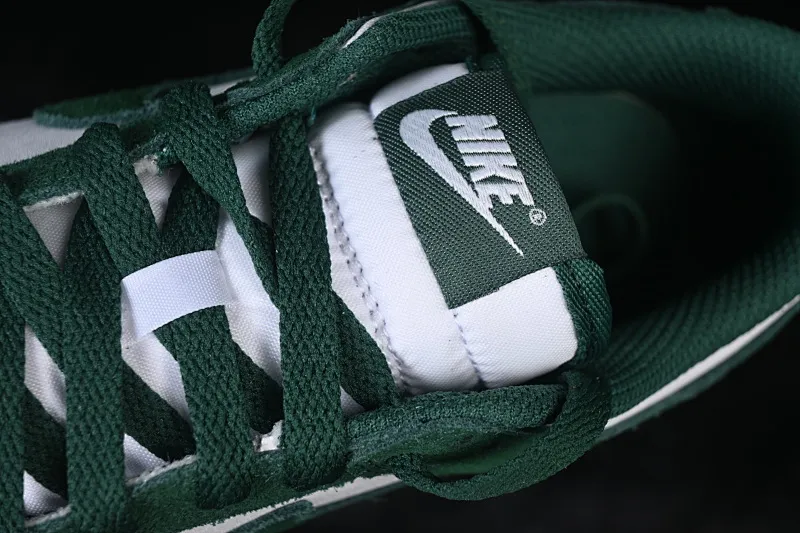 All Categories Nk SB Dunk Series Nk SB Dunk Low Low-top sneakers Nike SB Dunk Low Year of the Horse White Green Low-top casual sneakers IB4417-100